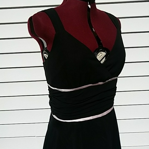 black/pink dress - Picture 4 of 8
